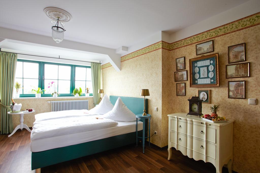 Gastwirtschaft & Hotel Hallescher Anger Наумбург Екстериор снимка